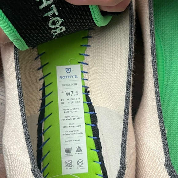 Rothy's Merino Wool White and Gray Tassel Loafers-Size 7.5-Retired Edition - Picture 8 of 8